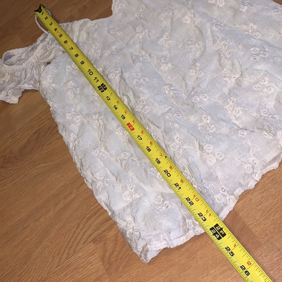 EUC, Ro&De - Ivory Lace Cold Shoulder Top, Size Small - Picture 3 of 10